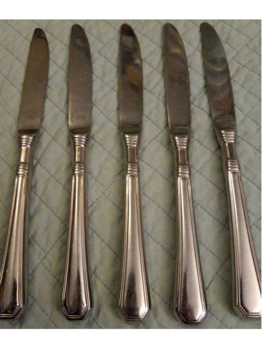 Lot of 5 Pfaltzgraff 18/8 Providence Korea Flatware Pieces Knives Lot